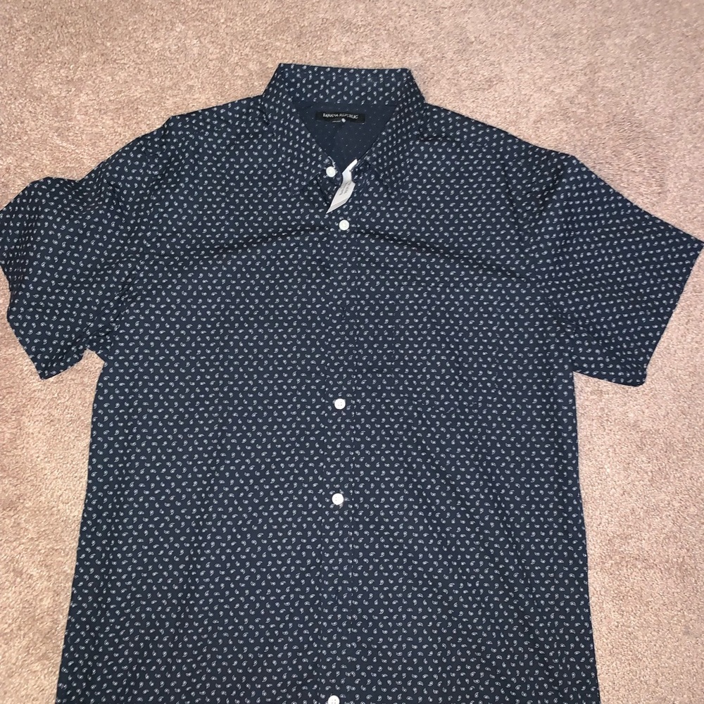 Short sleeve button down